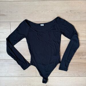 Sunday Best Aritzia Black Ribbed Long Sleeve Bodysuit Small